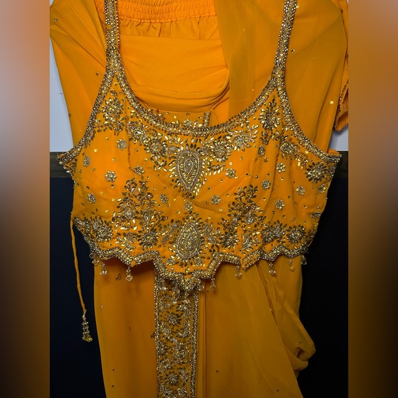 Women’s Traditional Indian Saree draped skirt Set with beading and embroidery - Picture 16 of 16